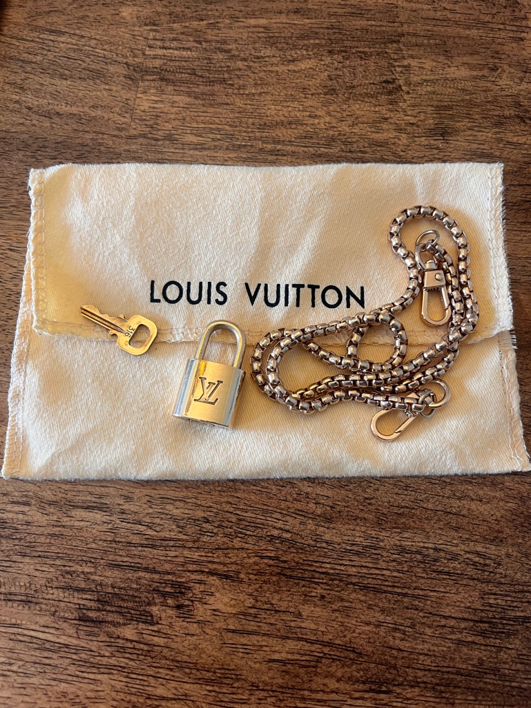 Lv 316 Padlock & Key, Necklace